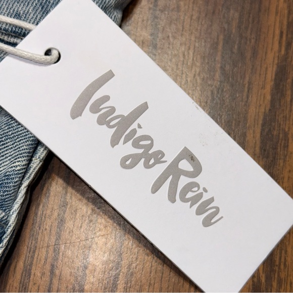 NWT Indigo Rein Faded Shorts with rhinestone accents. Size 1, Waist 24 - Picture 2 of 6